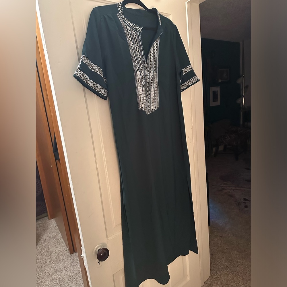 Women’s resort wear caftan. XL in size. Boutique collection. Worn once